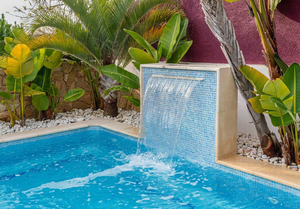 Custom Pool & Water Features